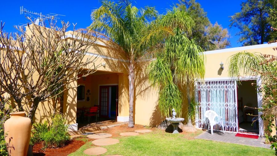 Central Guest House Upington Guest House in Green Kalahari