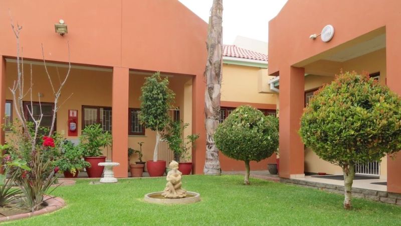 The Shifting Whispering Sands Guesthouse & BB: Walvis Bay - Guest House